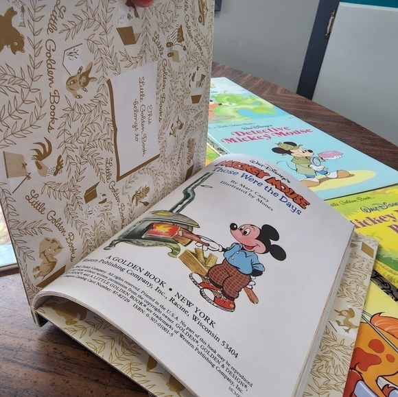 𝅺GREAT Conditon!!! 12 book boxed set Mickey Mouse & Friends- 1990 vintage - Picture 7 of 9